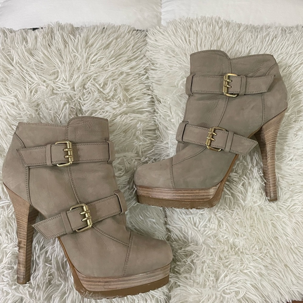 Stylish Tan Ankle Boots